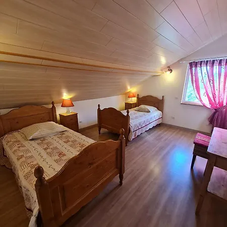 Casa de Férias Gite Calme Avec Jardin Privatif, Wifi, Parking, A 7 Km De Toul Et 30 Km De Nancy - Fr-1-584-97