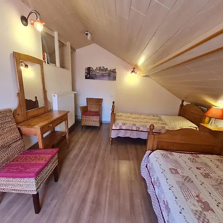 Casa de Férias Gite Calme Avec Jardin Privatif, Wifi, Parking, A 7 Km De Toul Et 30 Km De Nancy - Fr-1-584-97