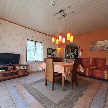 Gite Calme Avec Jardin Privatif, Wifi, Parking, A 7 Km De Toul Et 30 Km De Nancy - Fr-1-584-97 * Mont-le-Vignoble